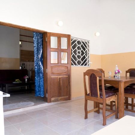 Kunta Kinteh Beach Complex Kotu Εξωτερικό φωτογραφία