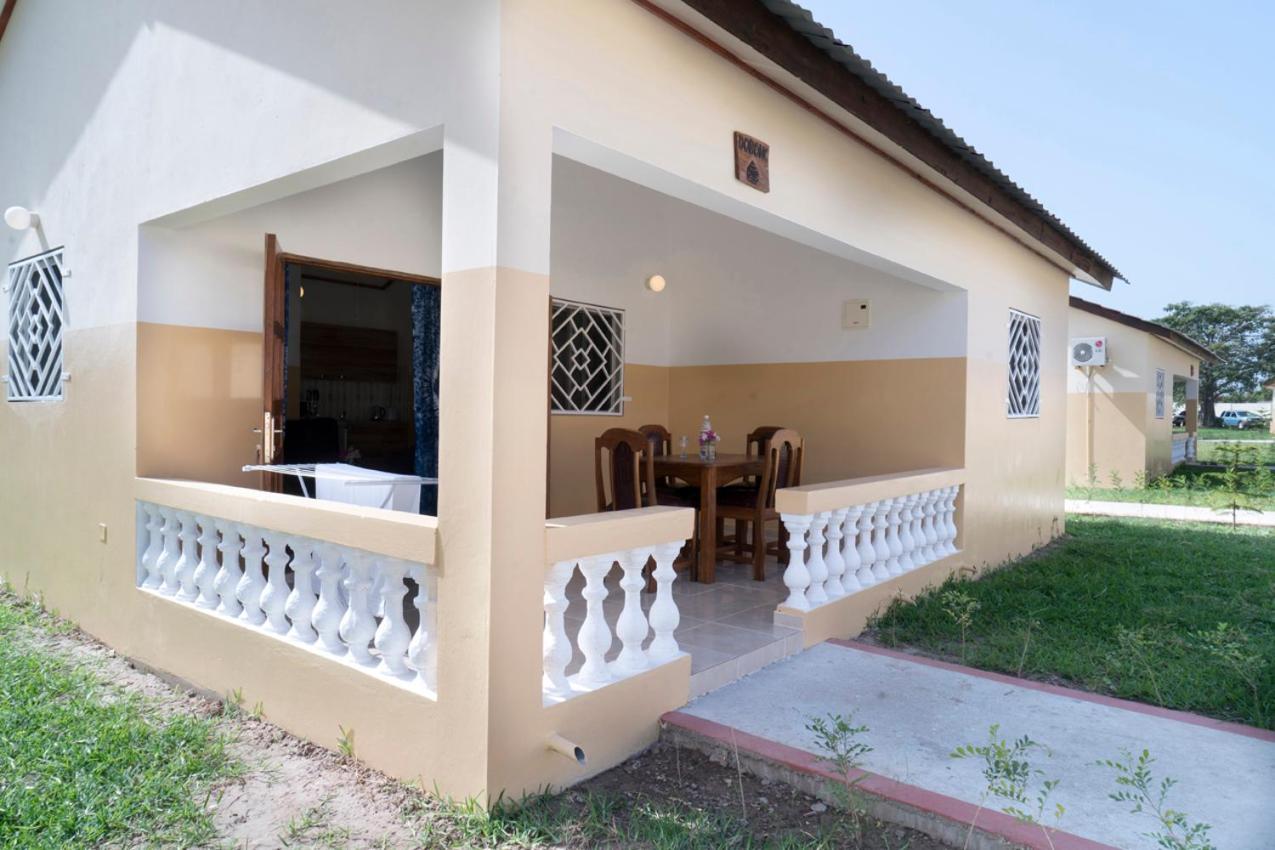 Kunta Kinteh Beach Complex Kotu Εξωτερικό φωτογραφία